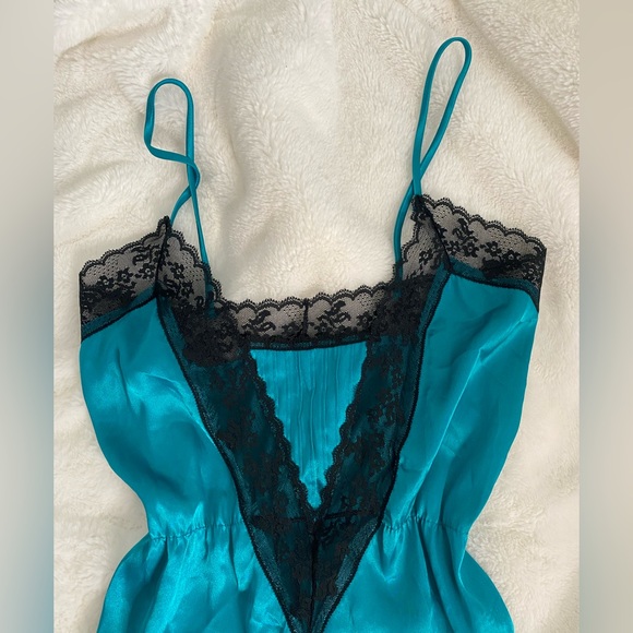 Vintage Teal and Black Lace Chemise - Picture 3 of 6